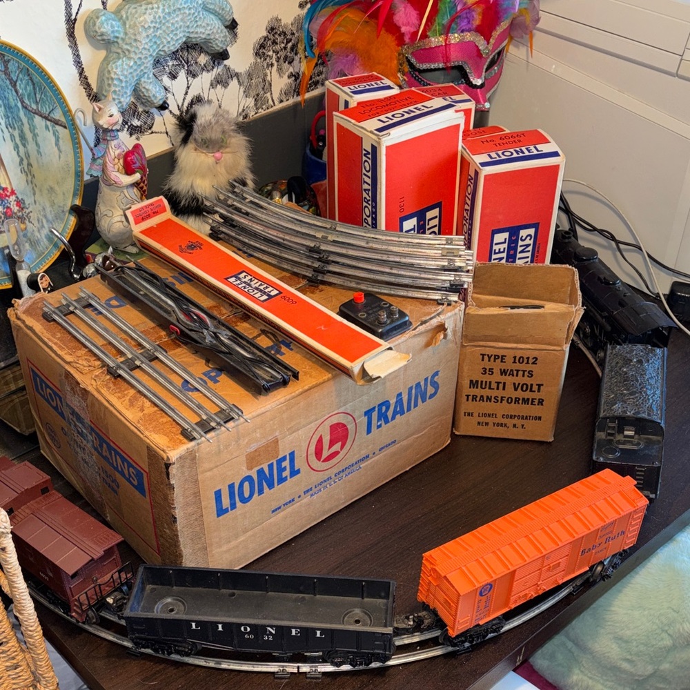 EUC VINTAGE Lionel Trains Outfit No. 1500 "027" Freight Train set, a classic pie